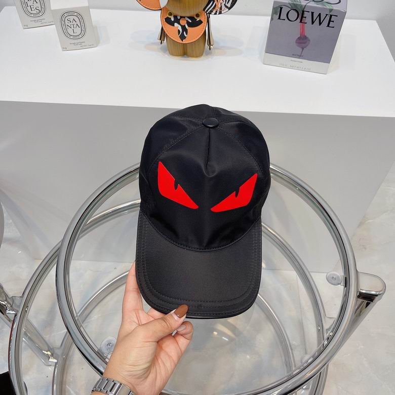 GORRA FENDI