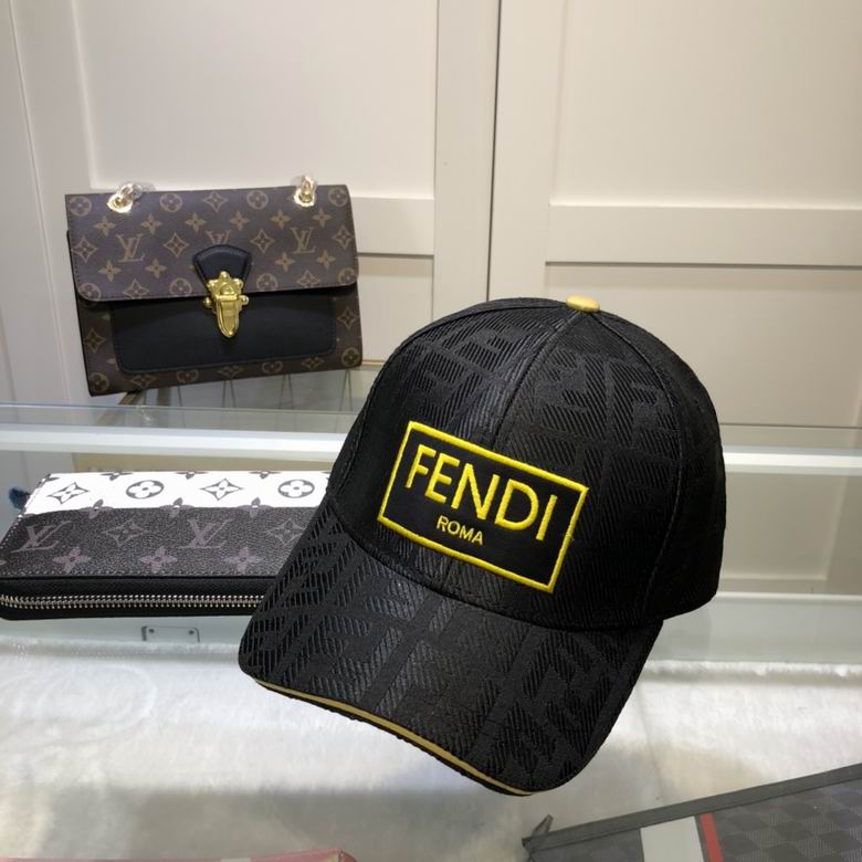 GORRA FENDI