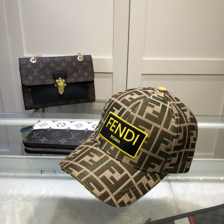 GORRA FENDI