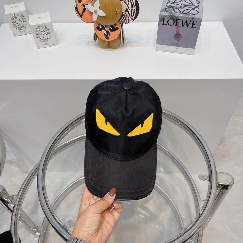 GORRA FENDI