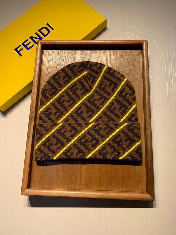 GORRO FENDI