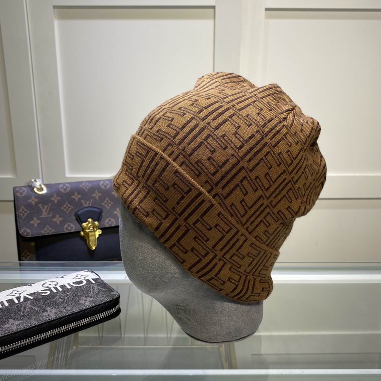 GORRO FENDI