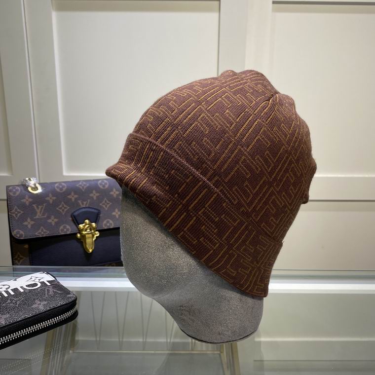 GORRO FENDI