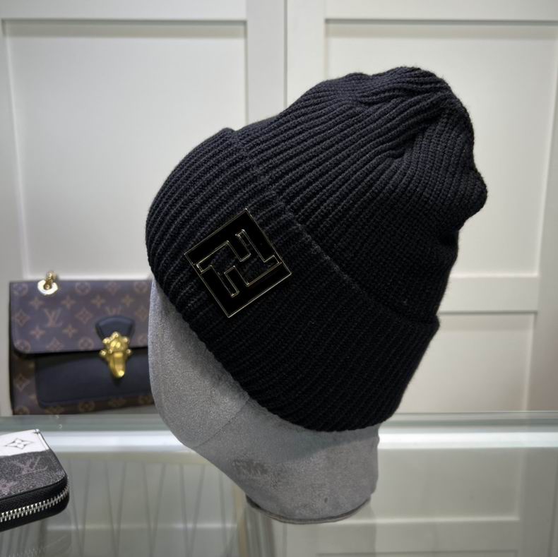 GORRO FENDI