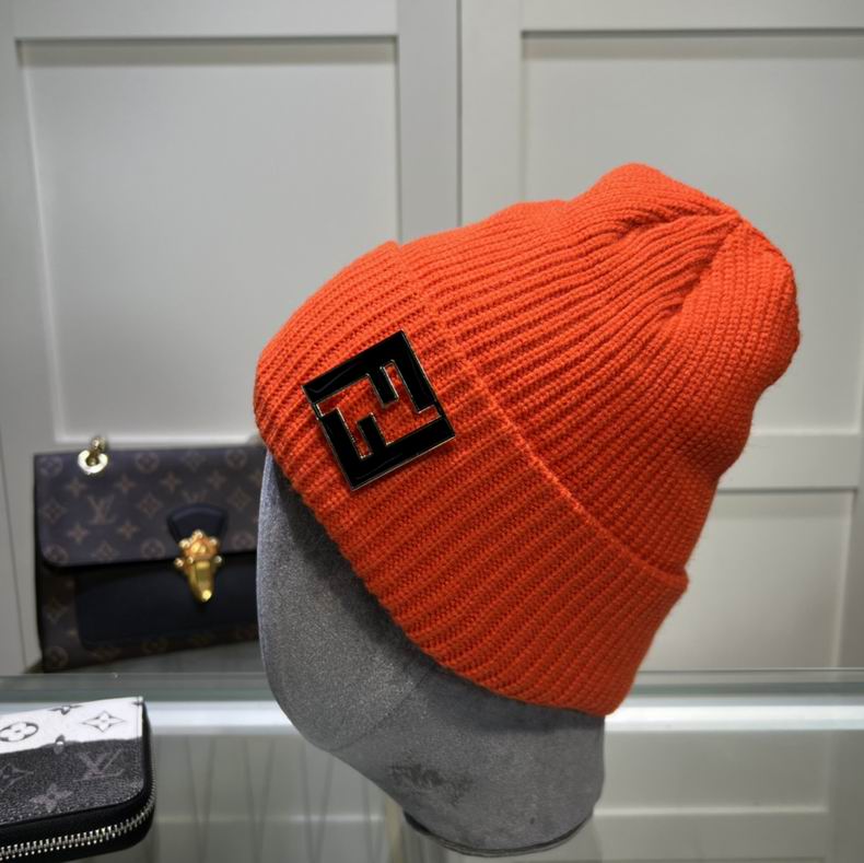 GORRO FENDI