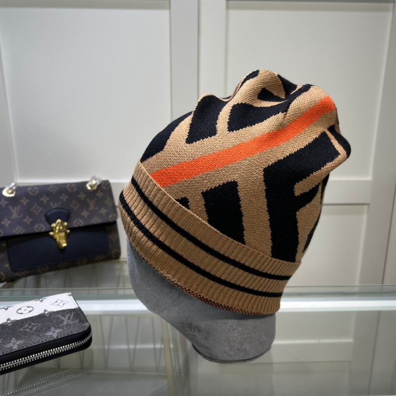 GORRO FENDI