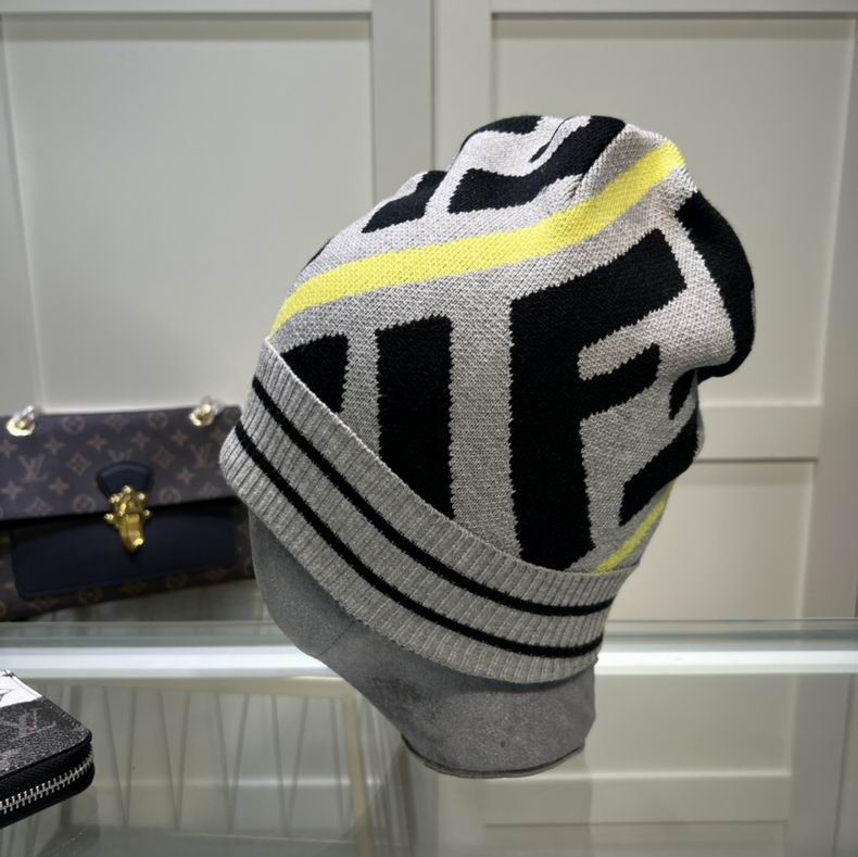 GORRO FENDI