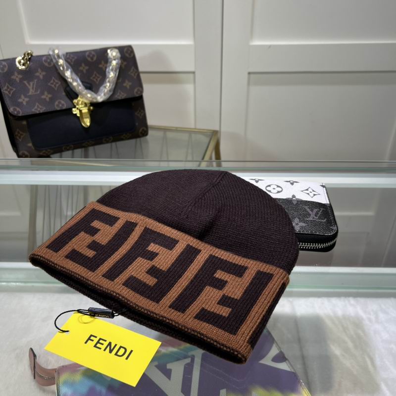 GORRO FENDI