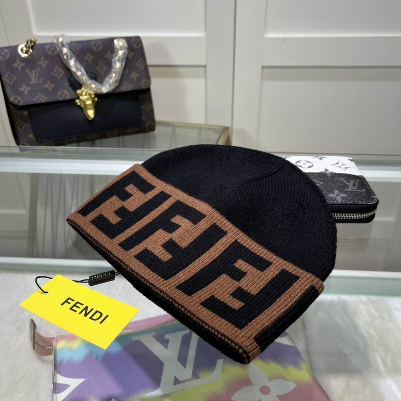 GORRO FENDI