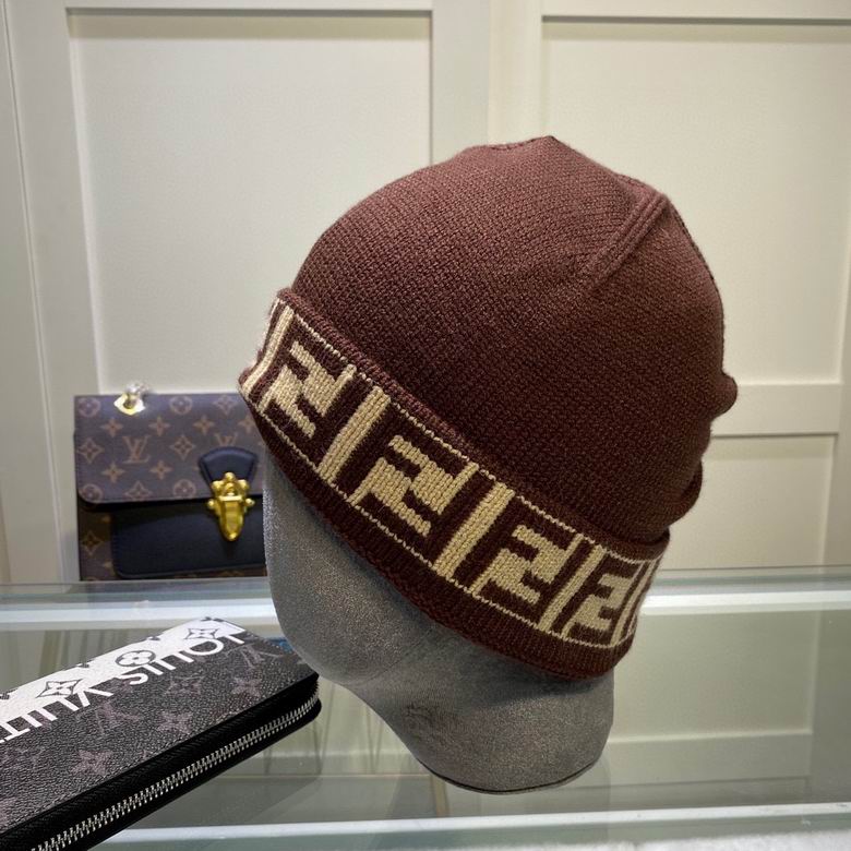 GORRO FENDI