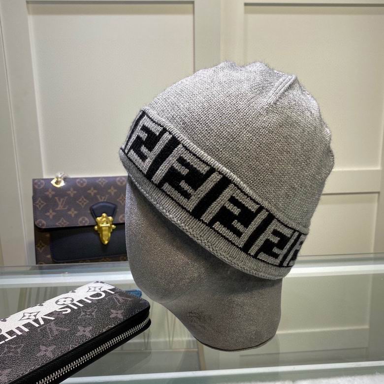 GORRO FENDI