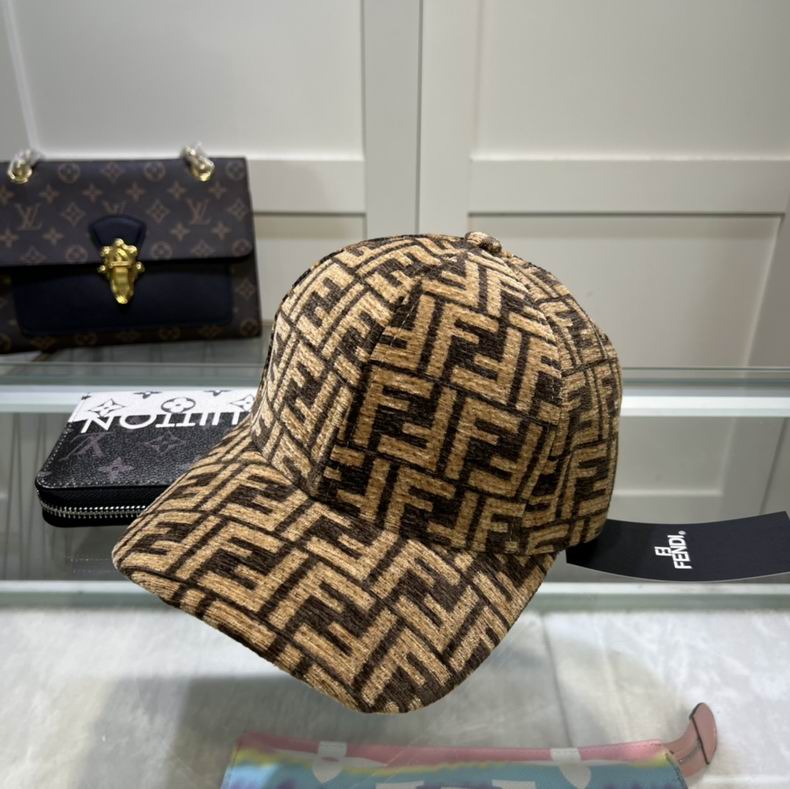 GORRA FENDI