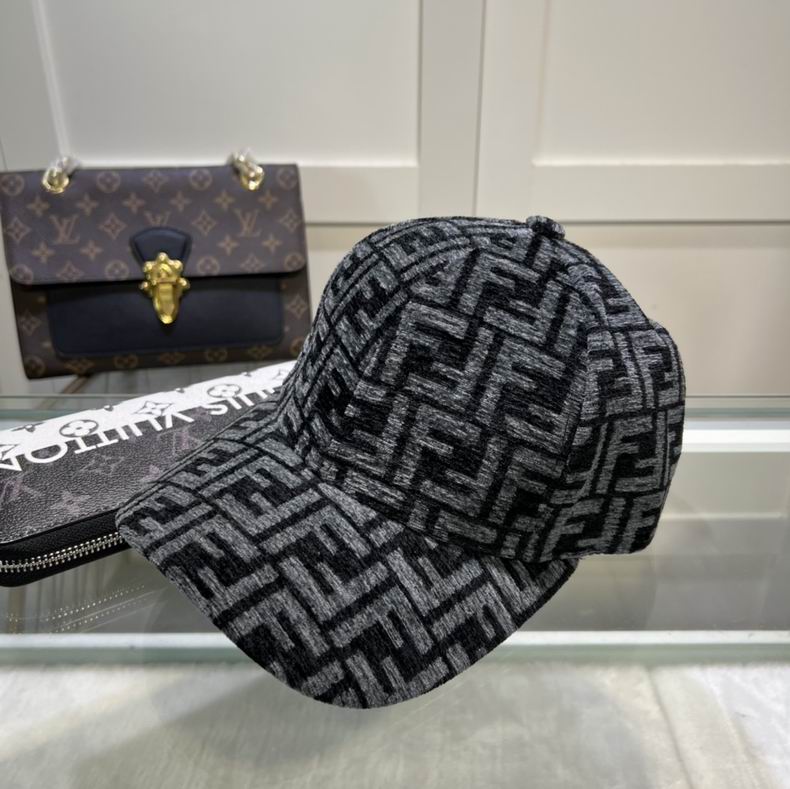 GORRA FENDI