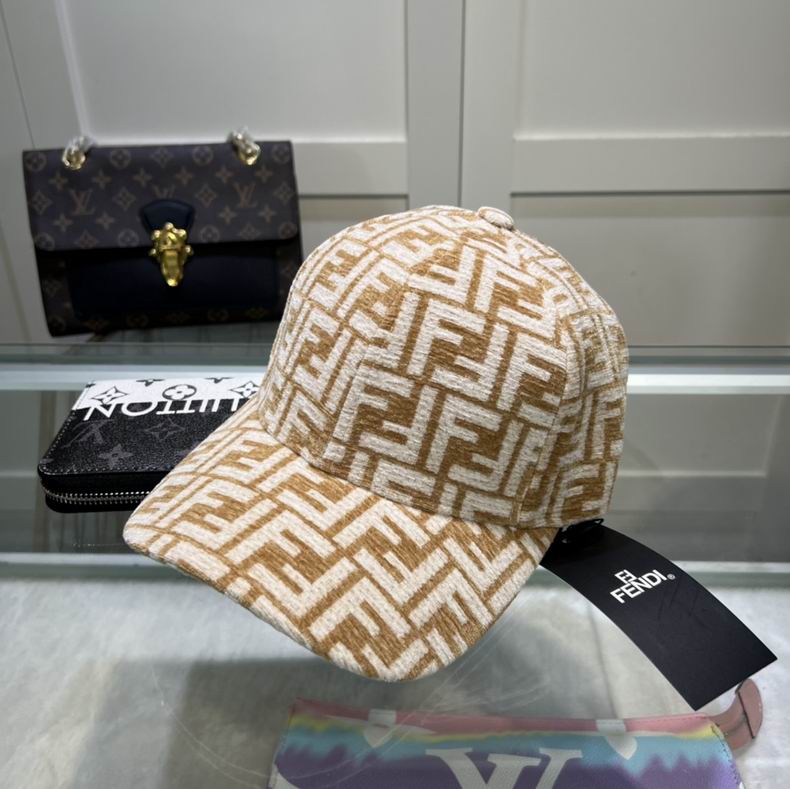 GORRA FENDI