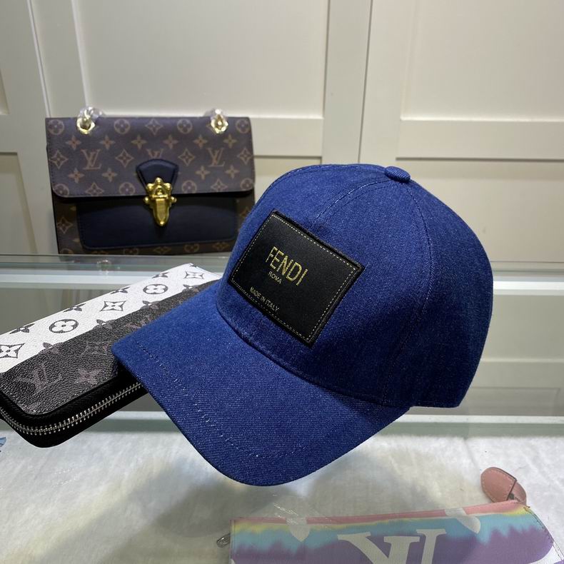 GORRA FENDI