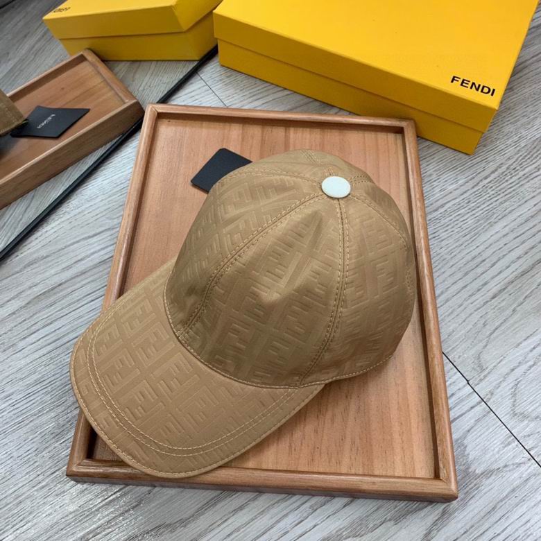 GORRA FENDI