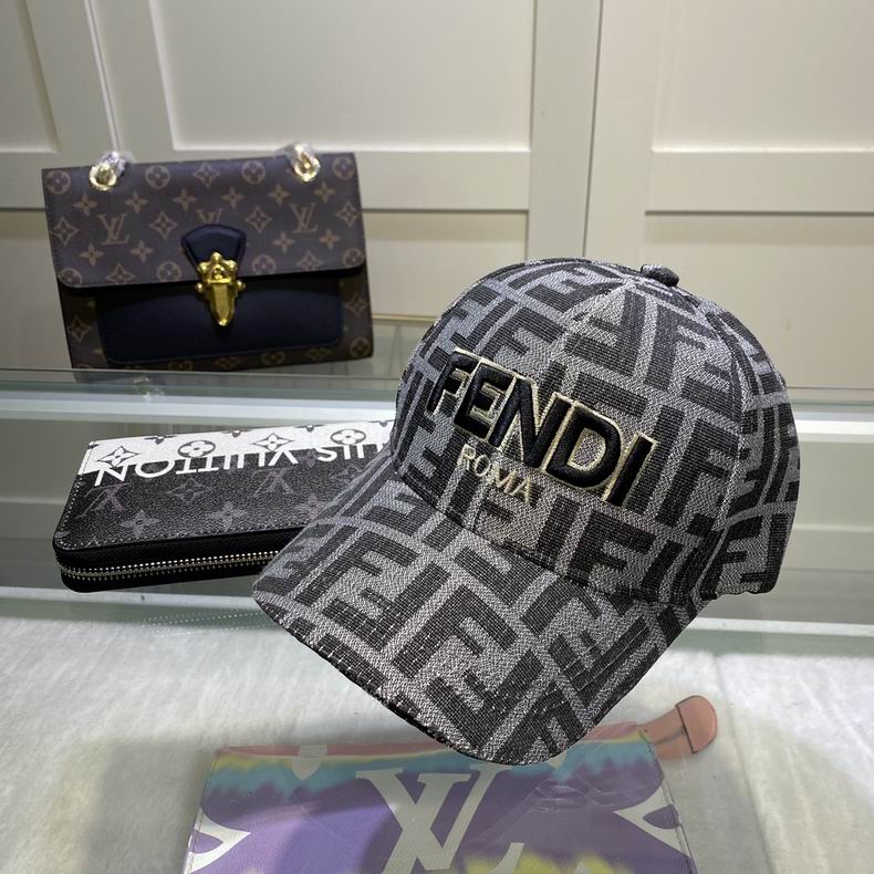 GORRA FENDI