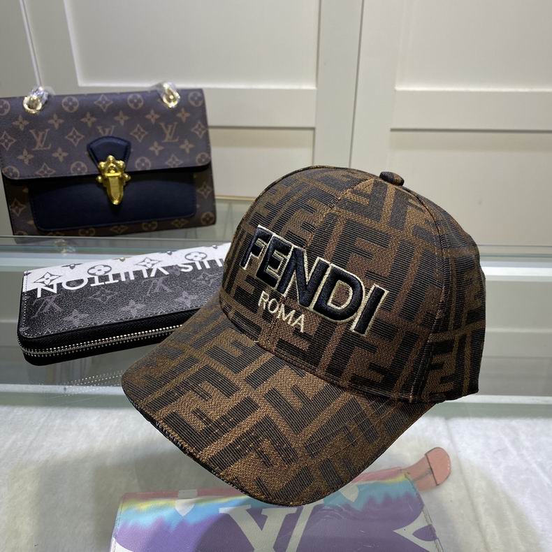 GORRA FENDI