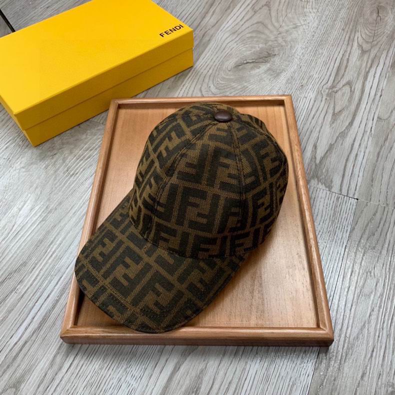 GORRA FENDI