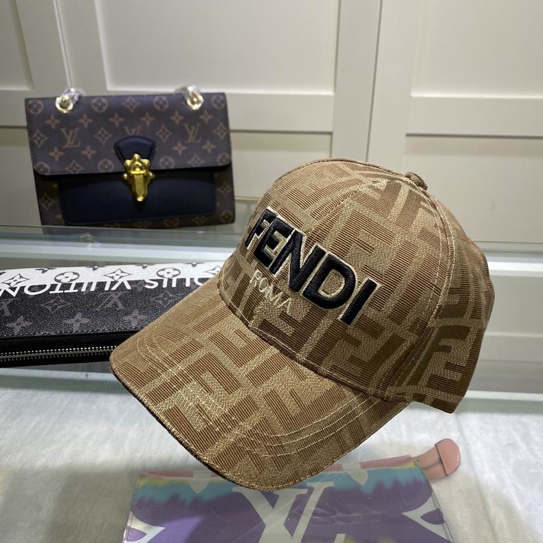 GORRA FENDI