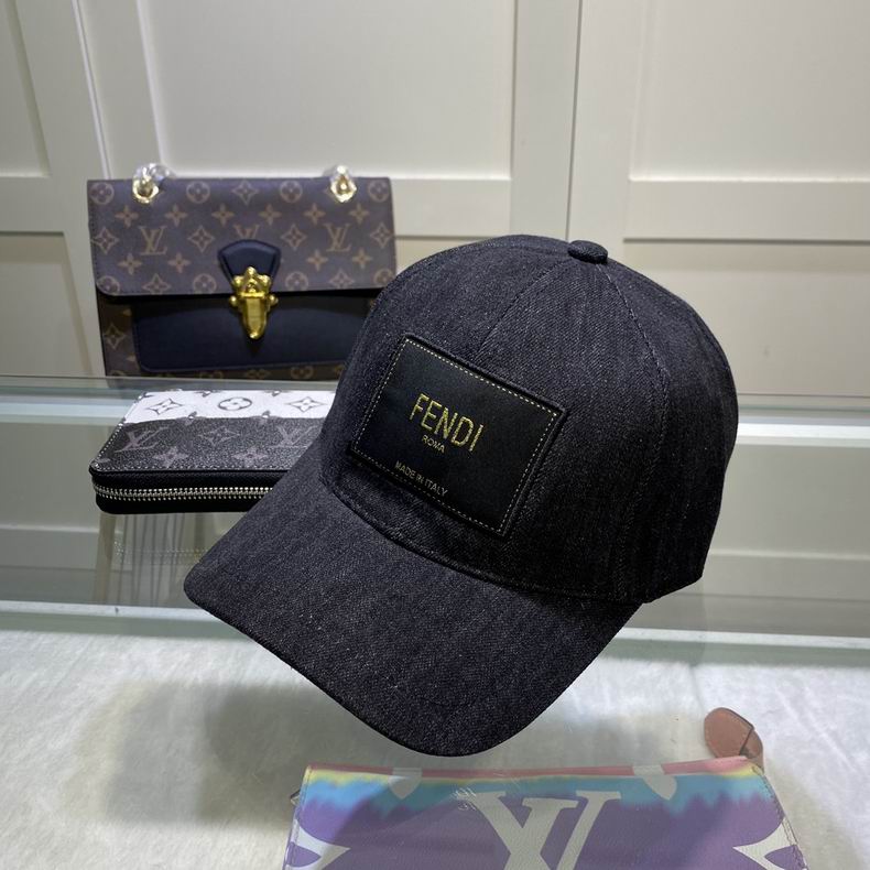 GORRA FENDI