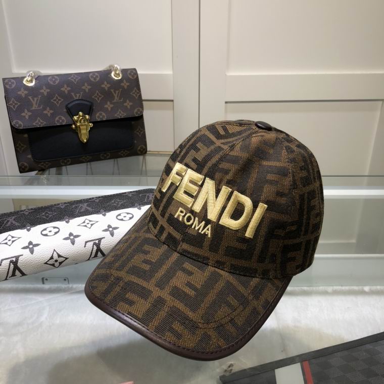 GORRA FENDI