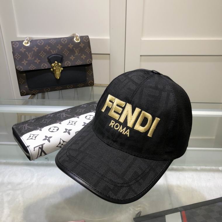 GORRA FENDI